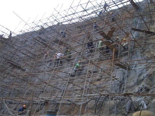 新巴尔虎左公路桩基检测
