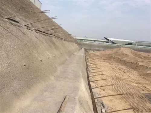 新巴尔虎左河道边坡加固